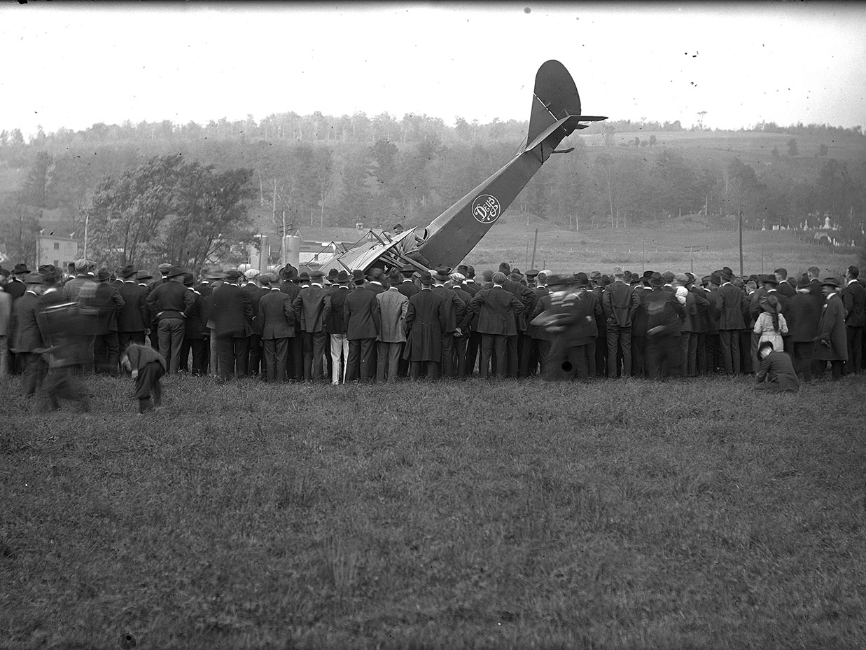 Plane crash, 1919